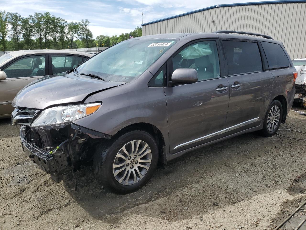 2020 TOYOTA SIENNA XLE