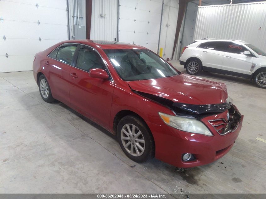 2011 TOYOTA CAMRY XLE V6