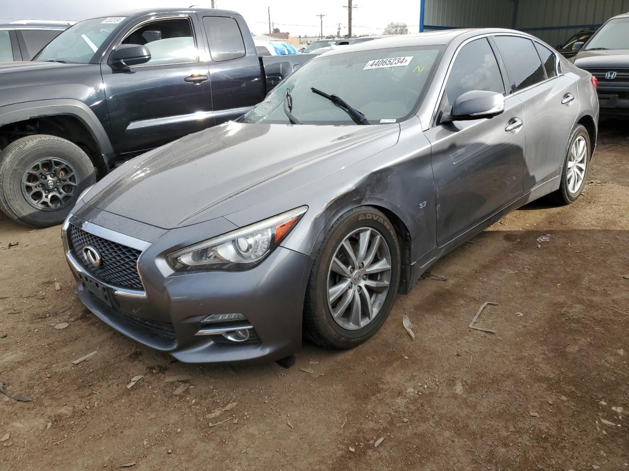 2015 INFINITI Q50 BASE