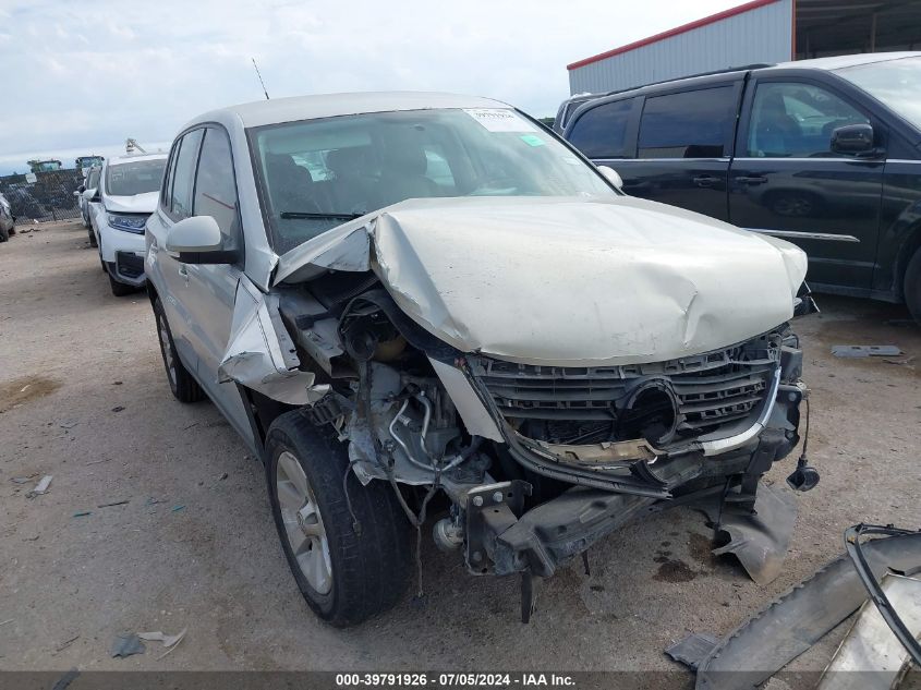 2010 VOLKSWAGEN TIGUAN S