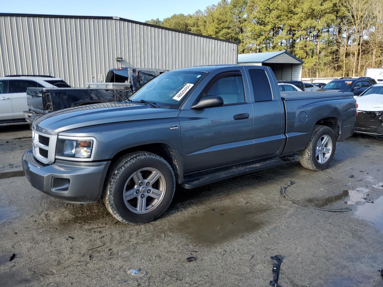 2010 DODGE DAKOTA SXT