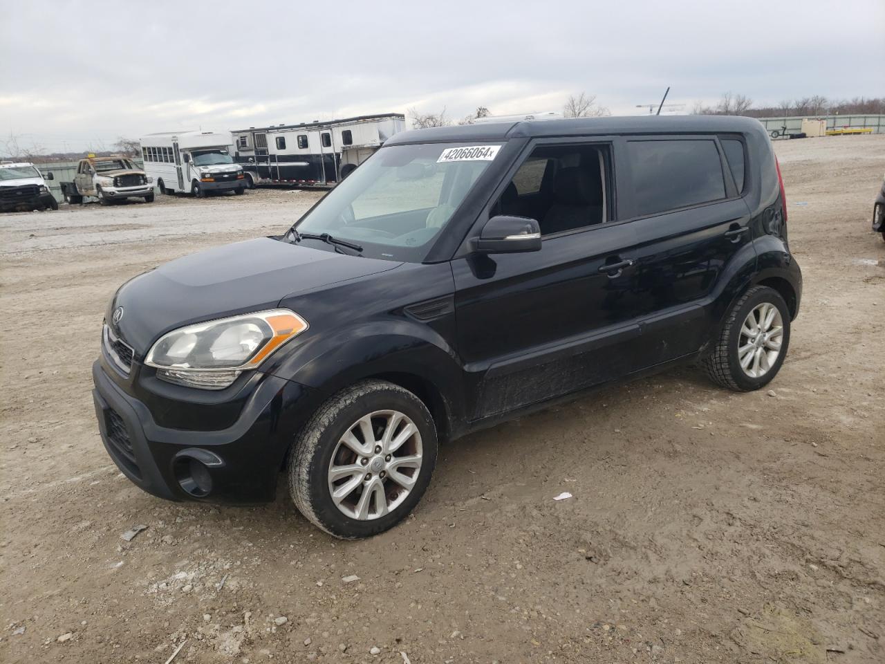 2013 KIA SOUL +