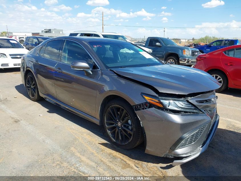 2022 TOYOTA CAMRY XSE