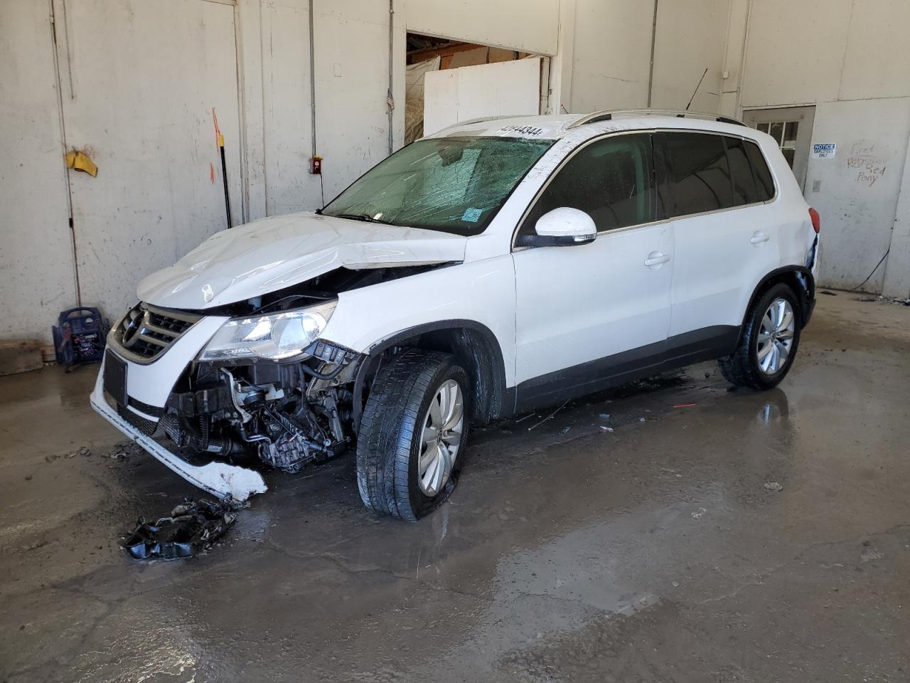 2011 VOLKSWAGEN TIGUAN S