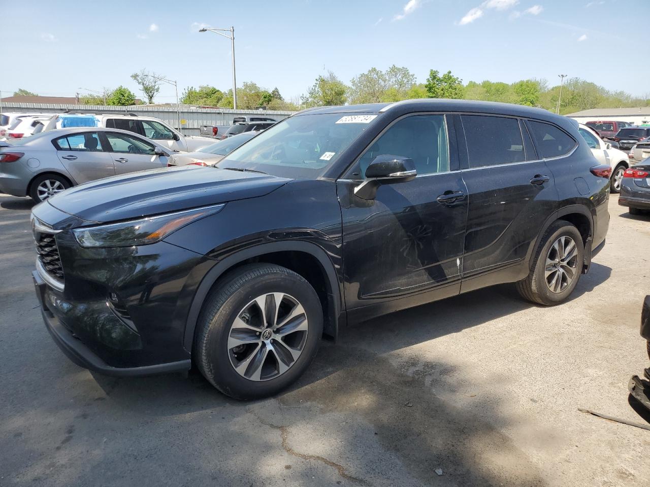 2022 TOYOTA HIGHLANDER XLE