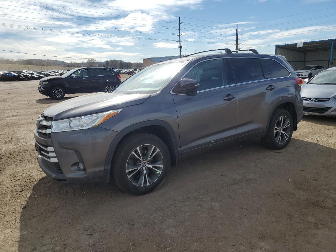 2017 TOYOTA HIGHLANDER LE