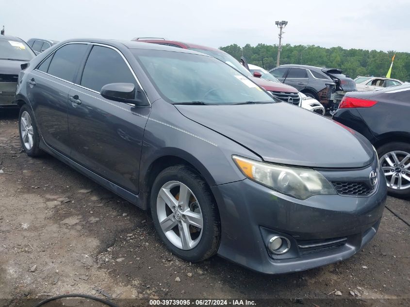 2014 TOYOTA CAMRY SE