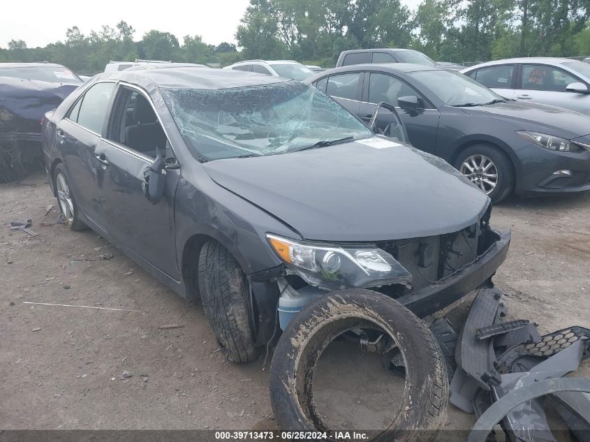 2014 TOYOTA CAMRY SE