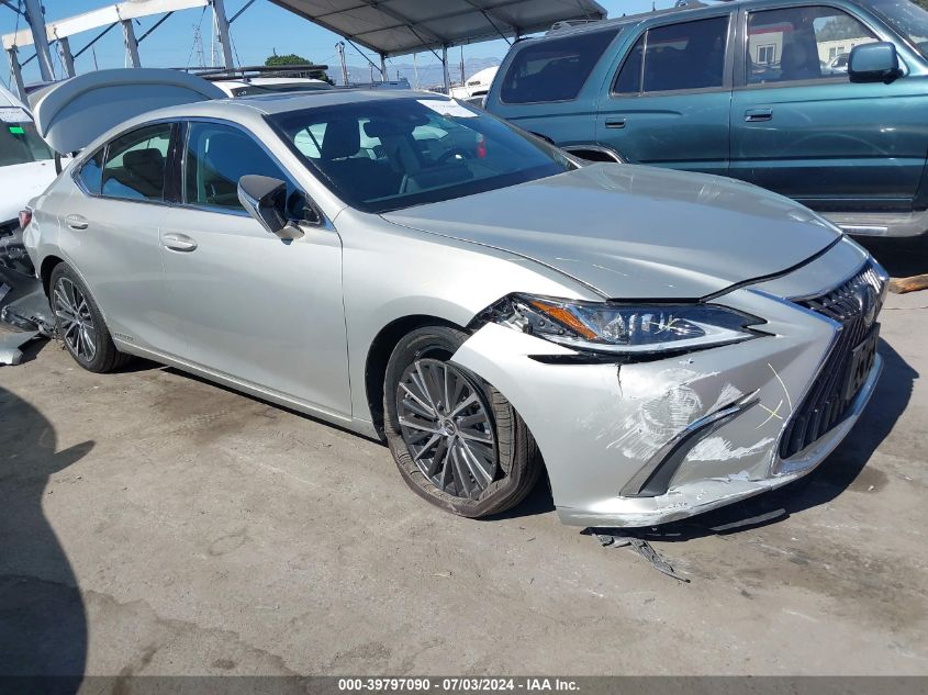 2022 LEXUS ES 300H