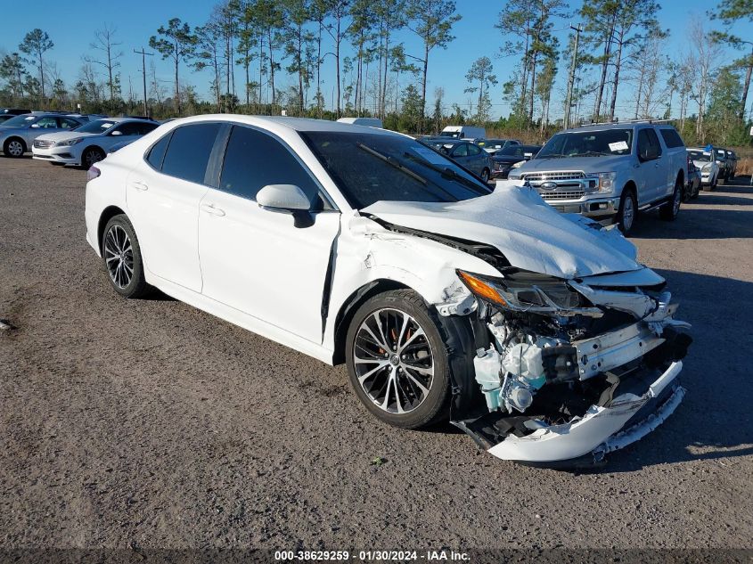 2018 TOYOTA CAMRY SE