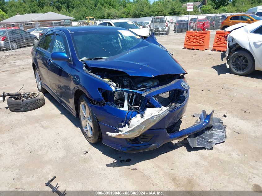 2011 TOYOTA CAMRY SE