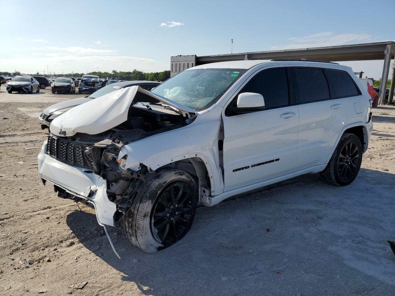 2022 JEEP GRAND CHEROKEE LAREDO E