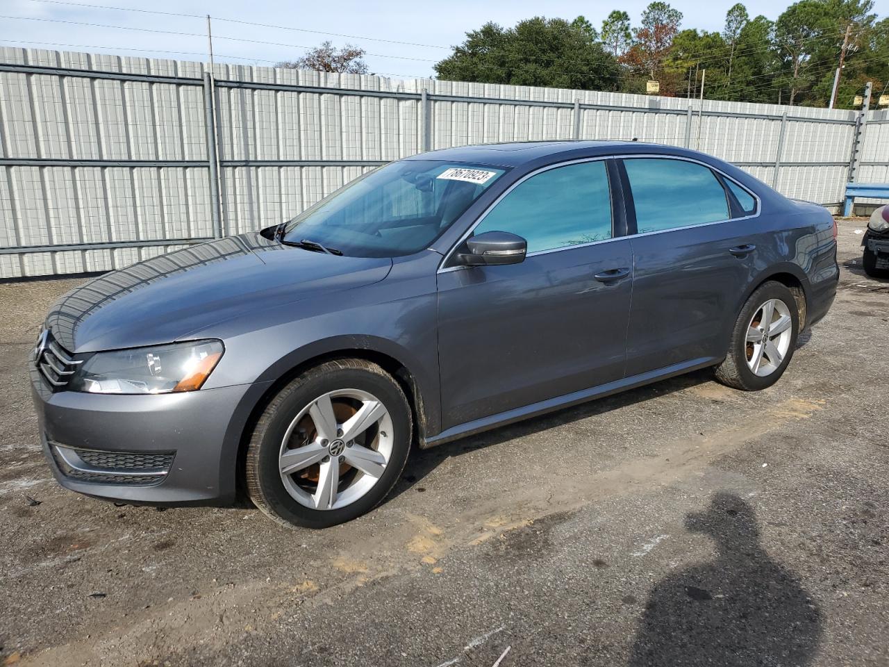 2013 VOLKSWAGEN PASSAT SE