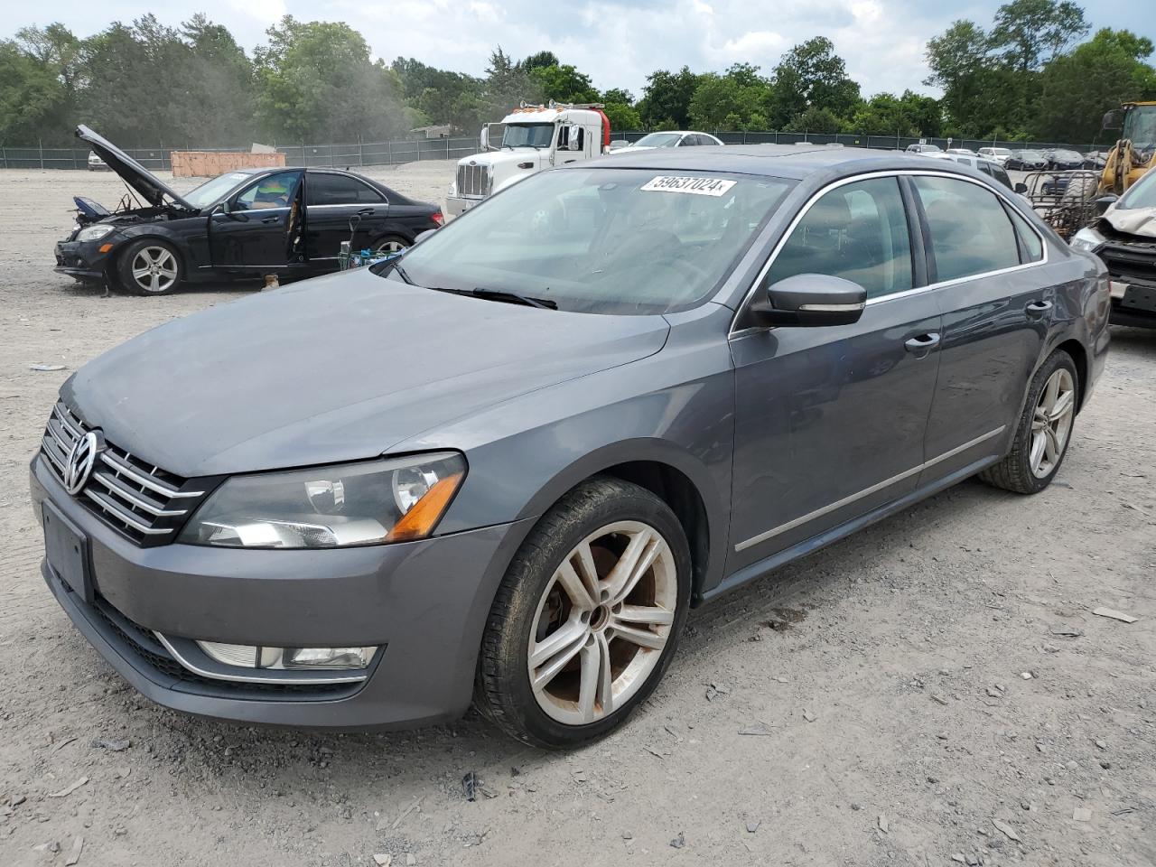 2014 VOLKSWAGEN PASSAT SE