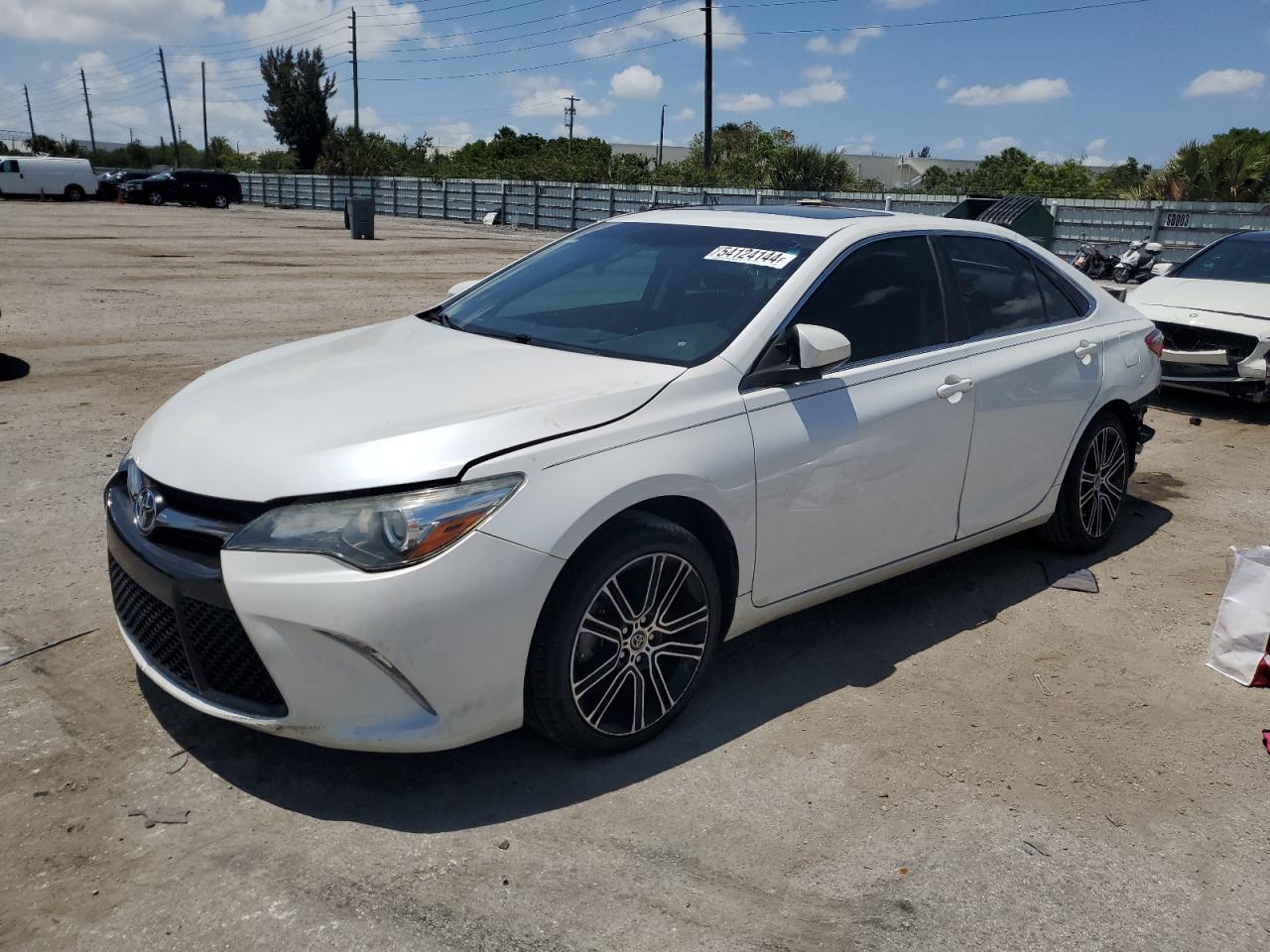 2016 TOYOTA CAMRY LE