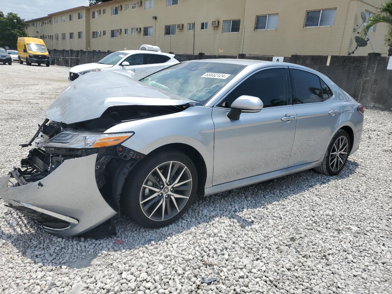 2023 TOYOTA CAMRY XLE