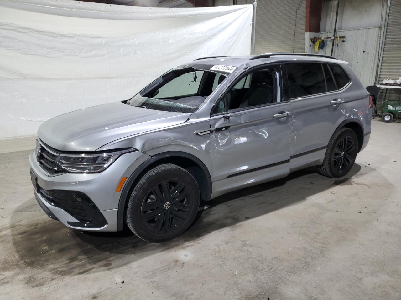 2022 VOLKSWAGEN TIGUAN SE R-LINE BLACK