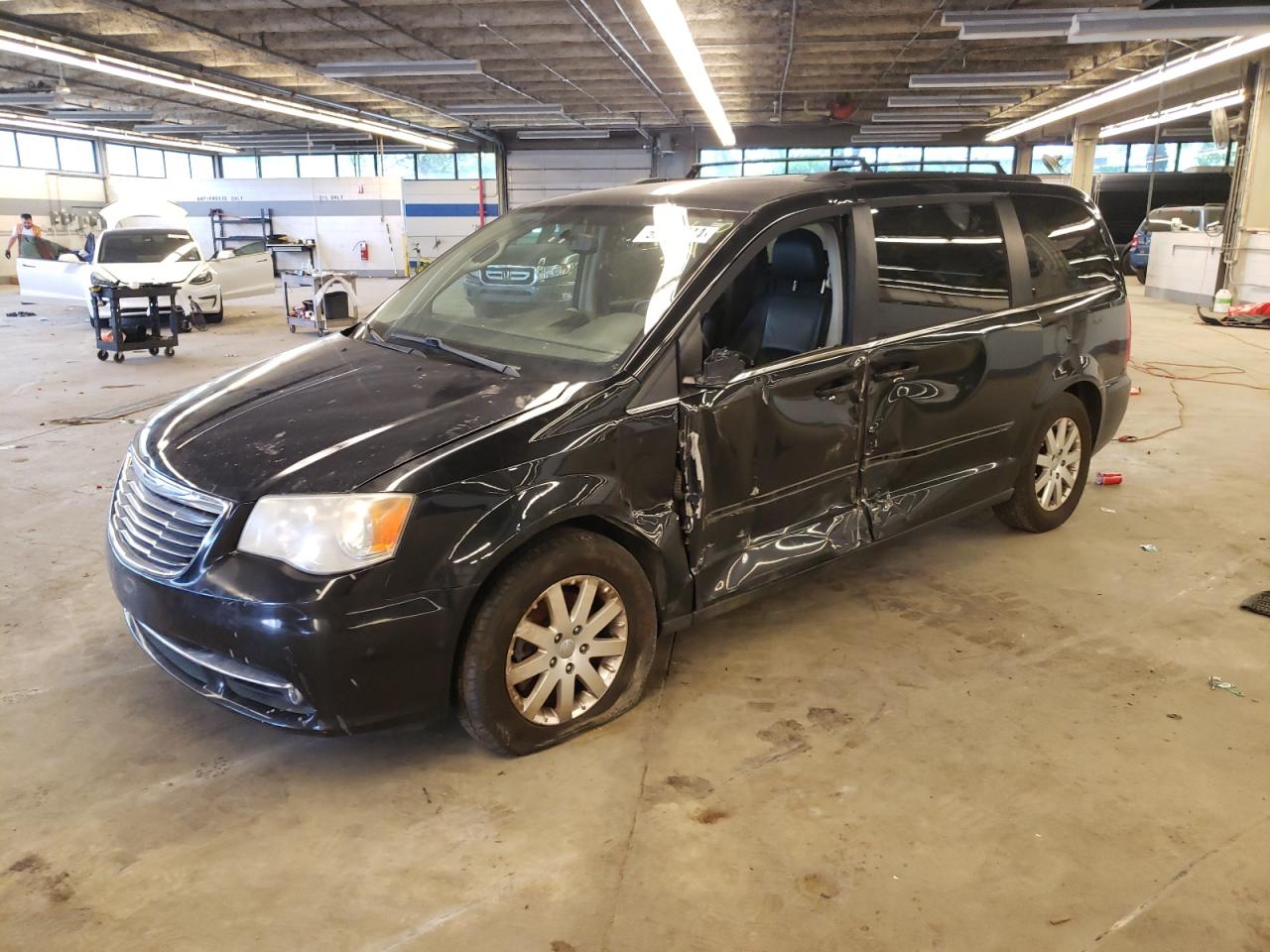 2013 CHRYSLER TOWN & COUNTRY TOURING