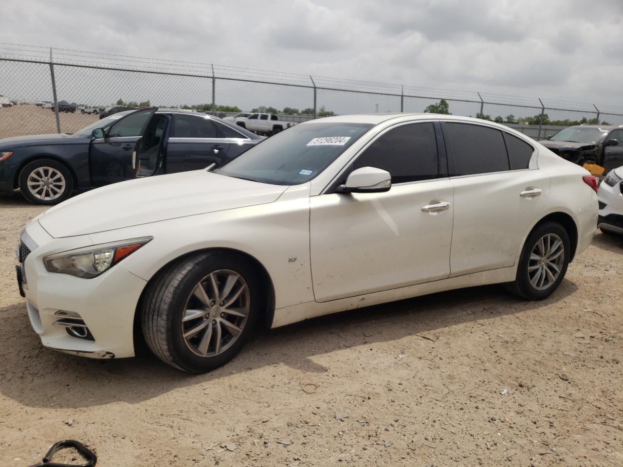 2015 INFINITI Q50 BASE