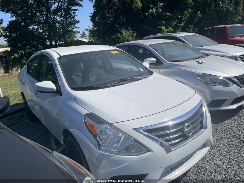 2017 NISSAN VERSA