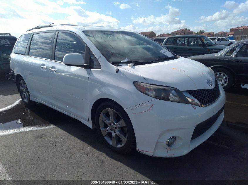 2014 TOYOTA SIENNA SE 8 PASSENGER