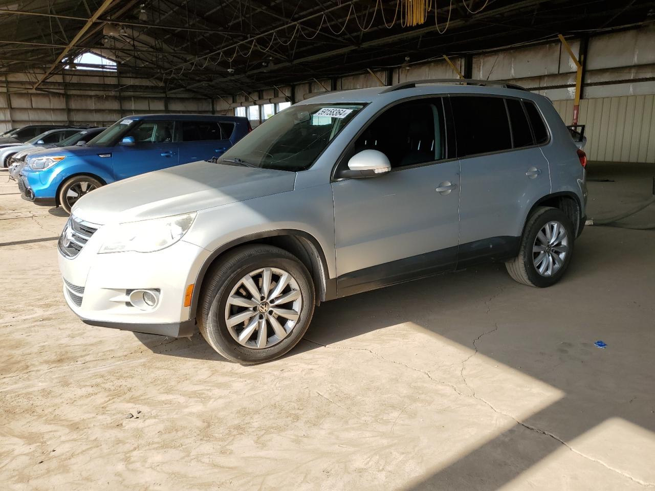 2011 VOLKSWAGEN TIGUAN S