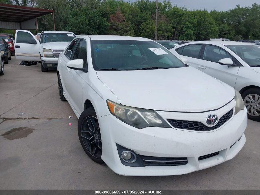 2014 TOYOTA CAMRY SE