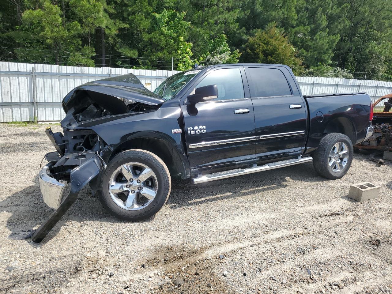 2015 RAM 1500 SLT