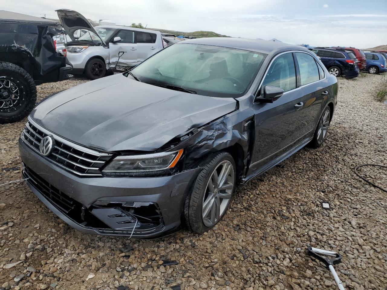 2017 VOLKSWAGEN PASSAT R-LINE