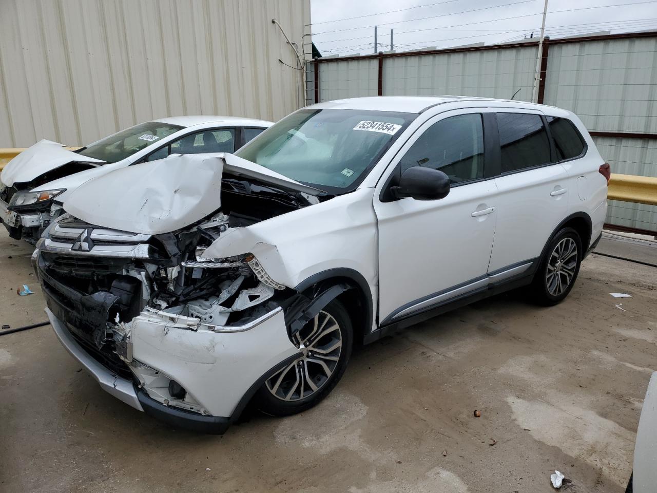 2016 MITSUBISHI OUTLANDER ES