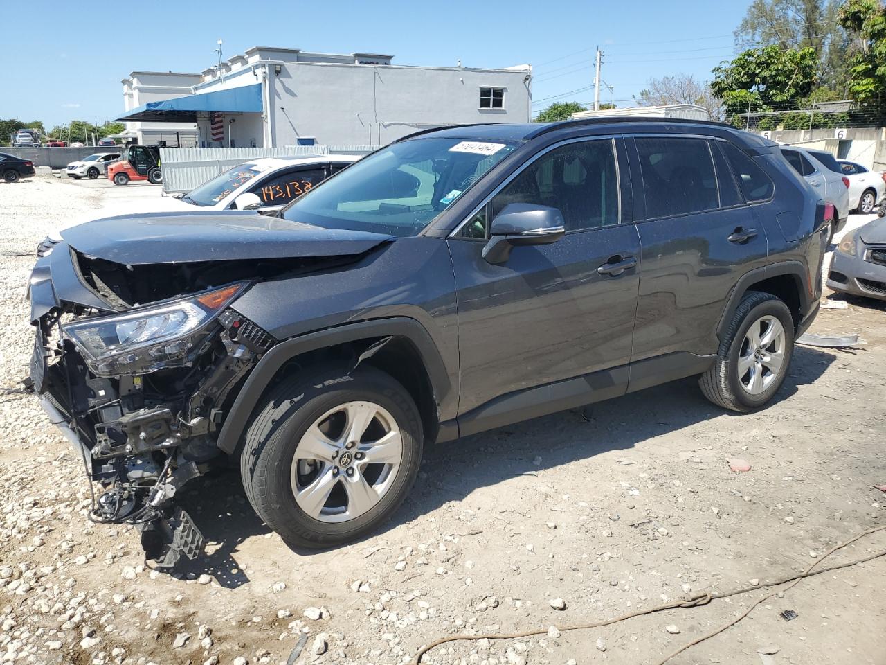 2021 TOYOTA RAV4 XLE