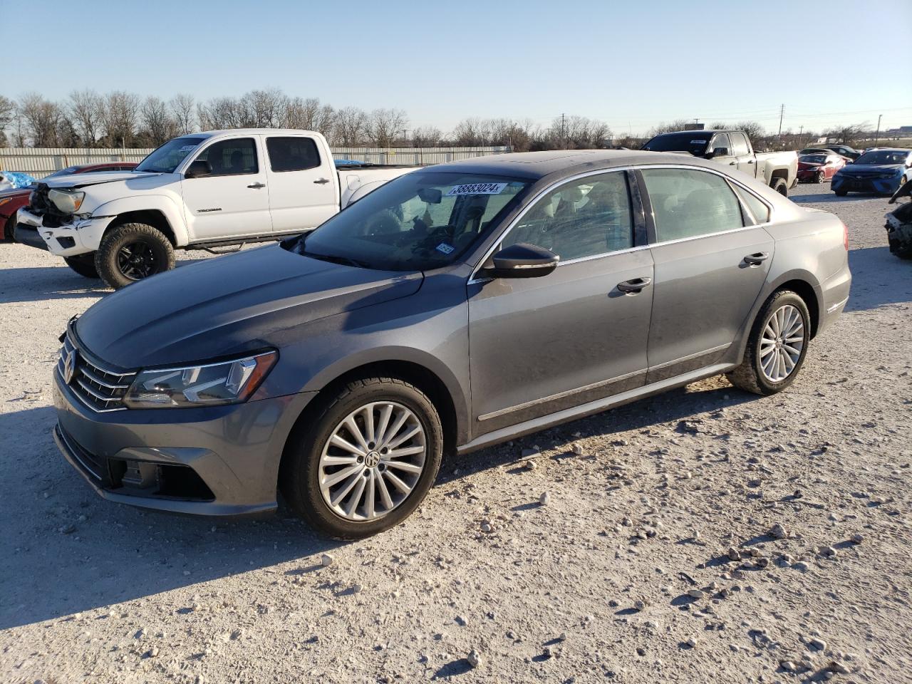 2017 VOLKSWAGEN PASSAT SE