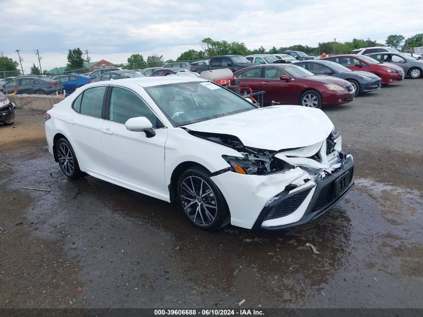 2024 TOYOTA CAMRY SE