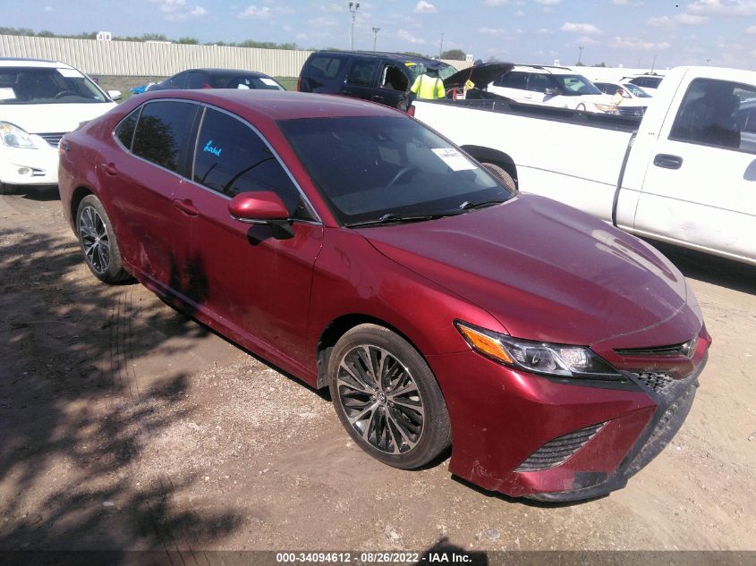 2018 TOYOTA CAMRY SE