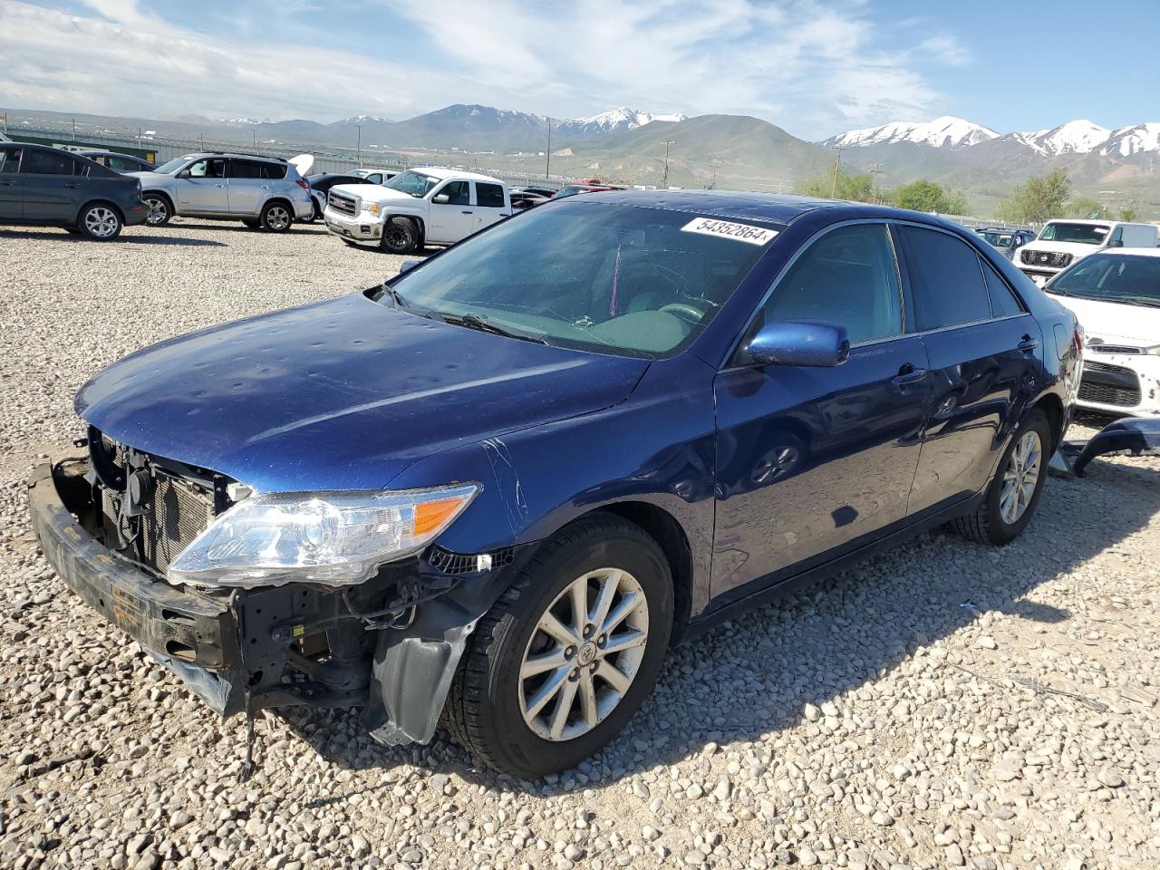 2011 TOYOTA CAMRY SE