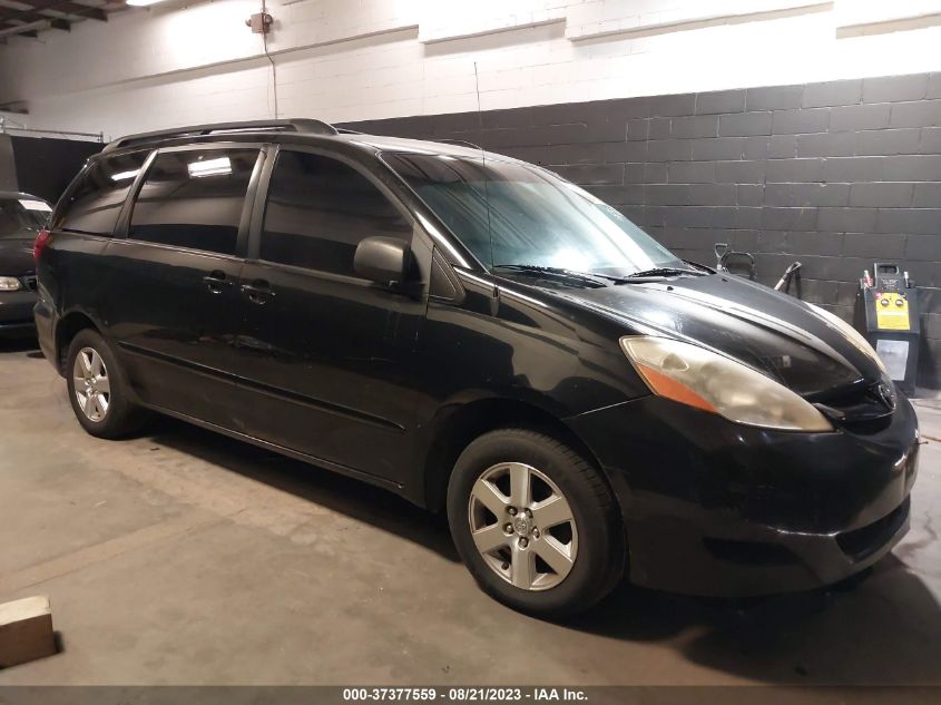 2010 TOYOTA SIENNA LE