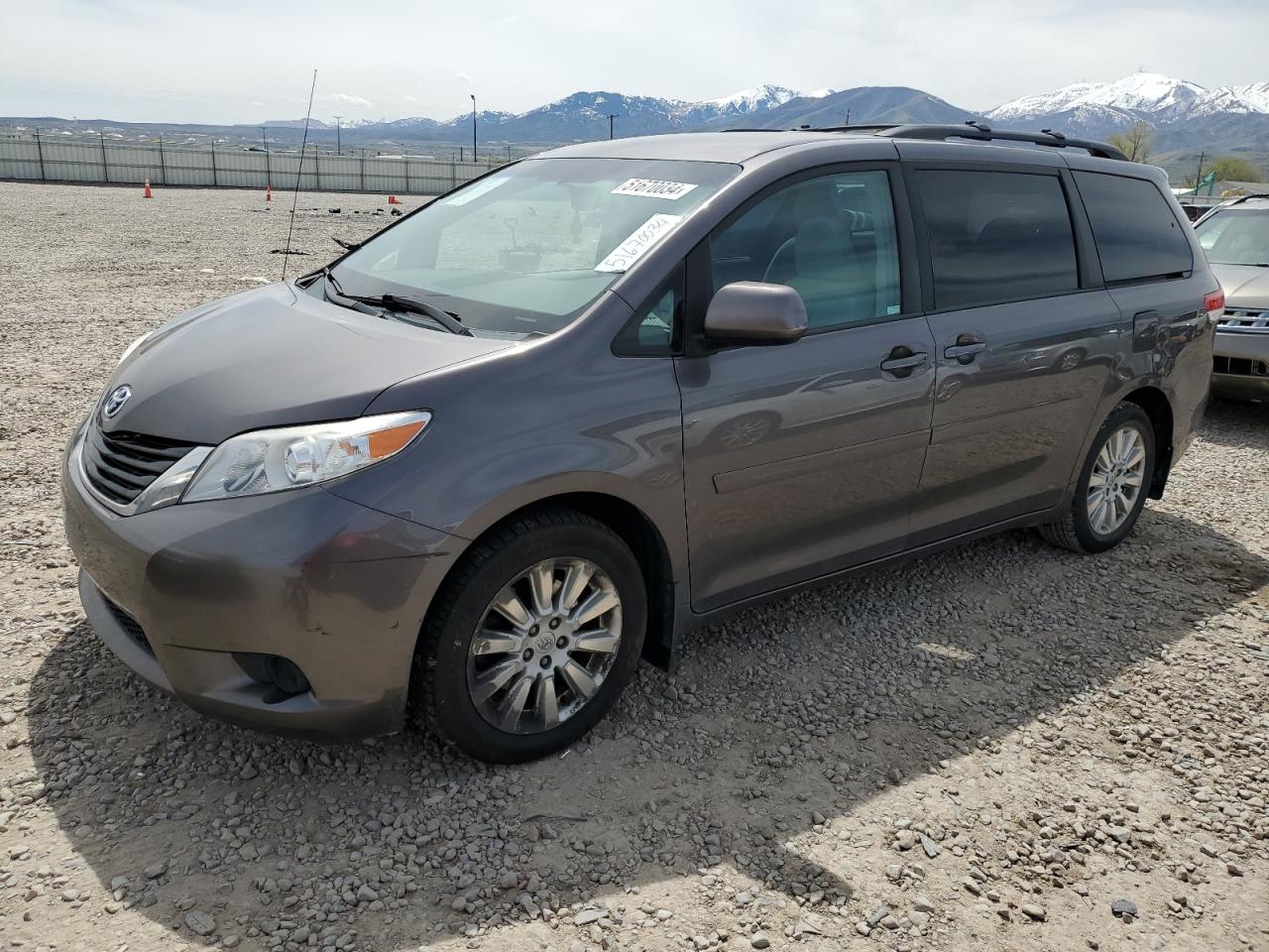 2012 TOYOTA SIENNA LE