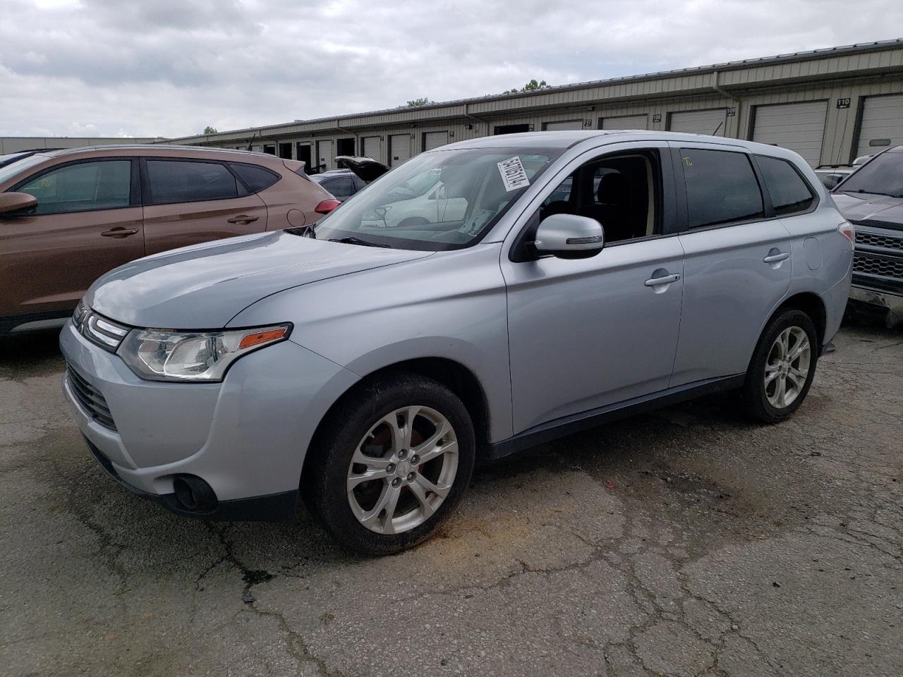 2014 MITSUBISHI OUTLANDER SE