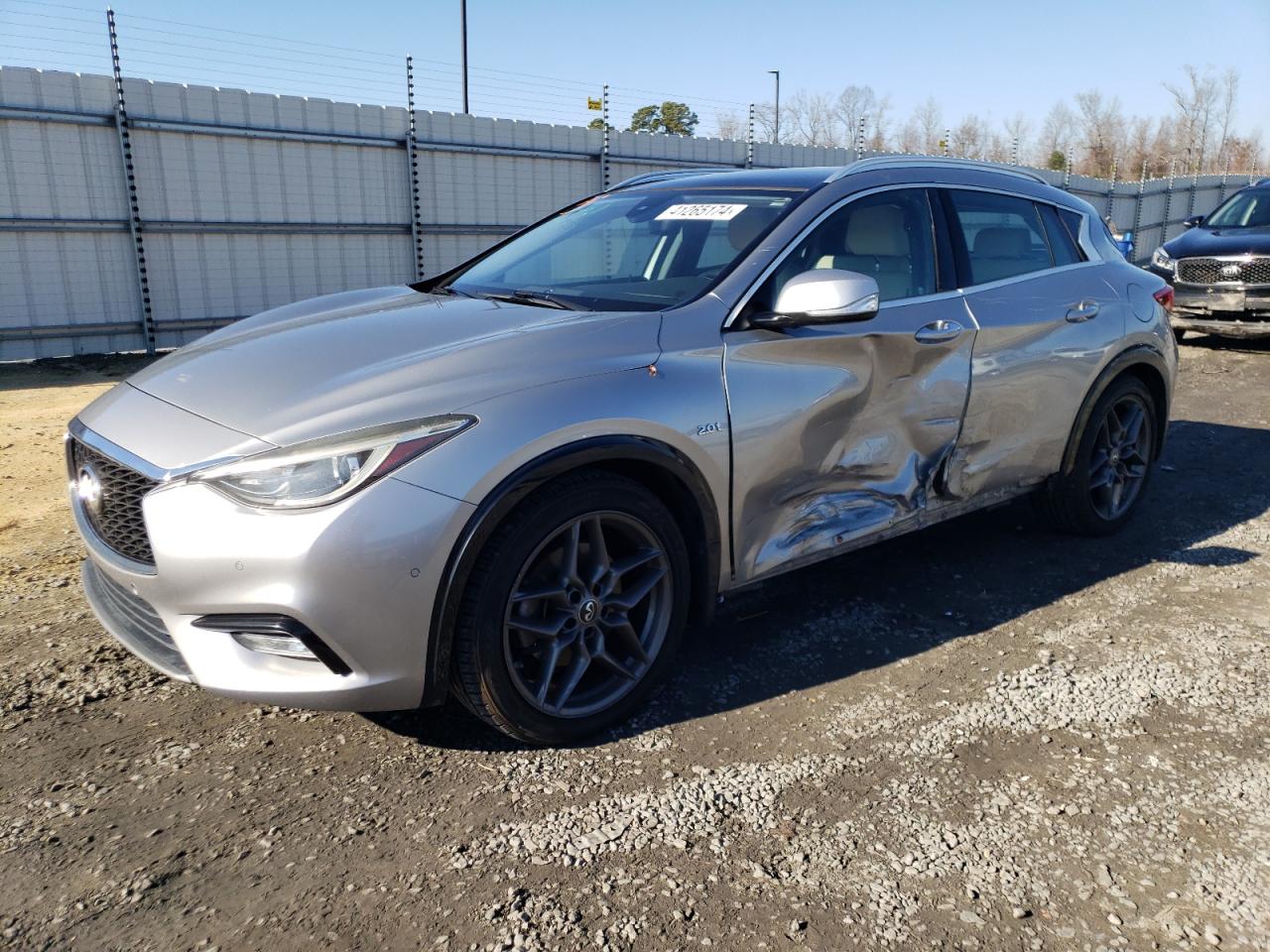 2017 INFINITI QX30 BASE