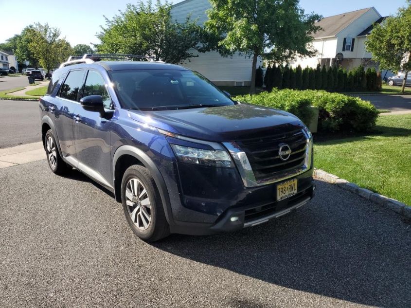 2023 NISSAN PATHFINDER SL