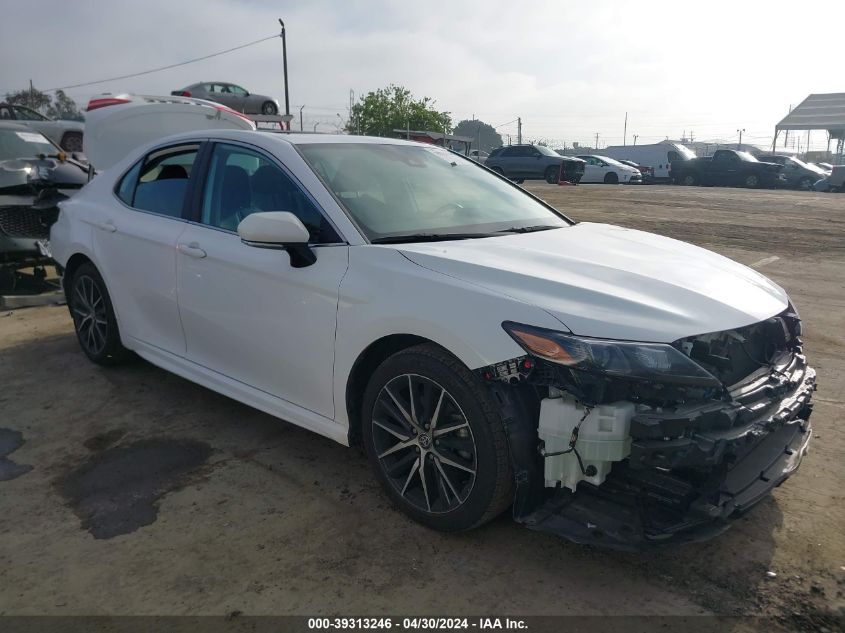 2022 TOYOTA CAMRY SE