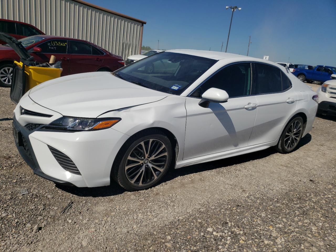 2020 TOYOTA CAMRY SE