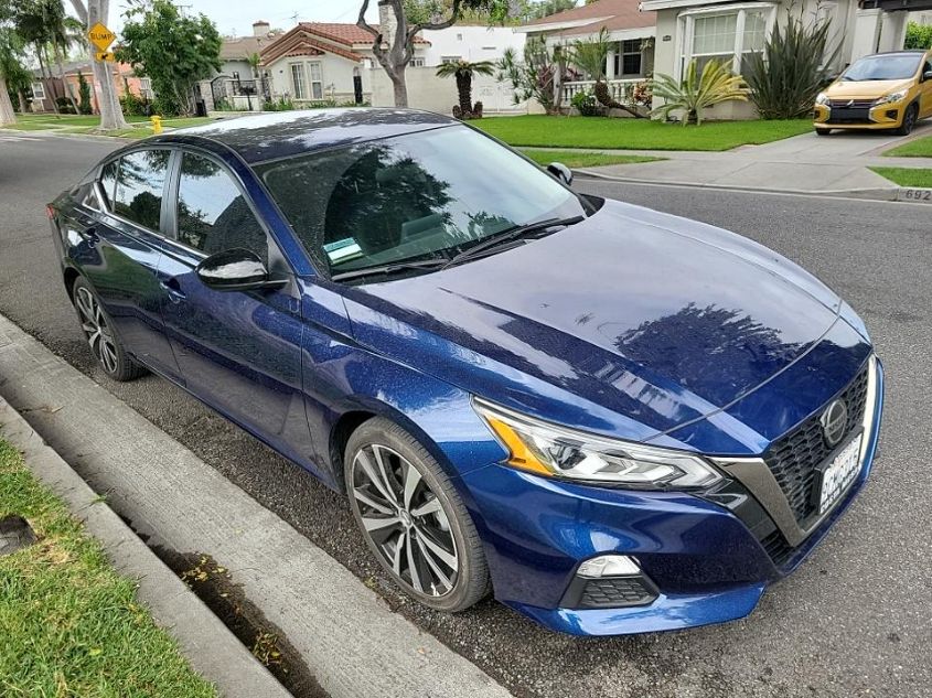 2022 NISSAN ALTIMA SR