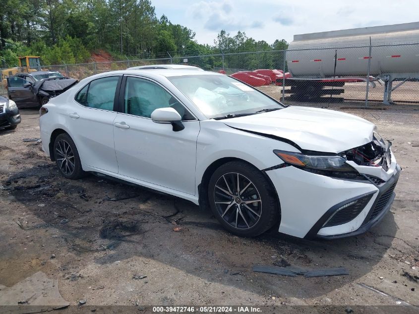 2022 TOYOTA CAMRY SE