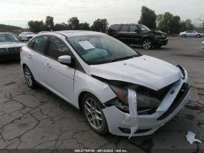 2015 FORD FOCUS SE