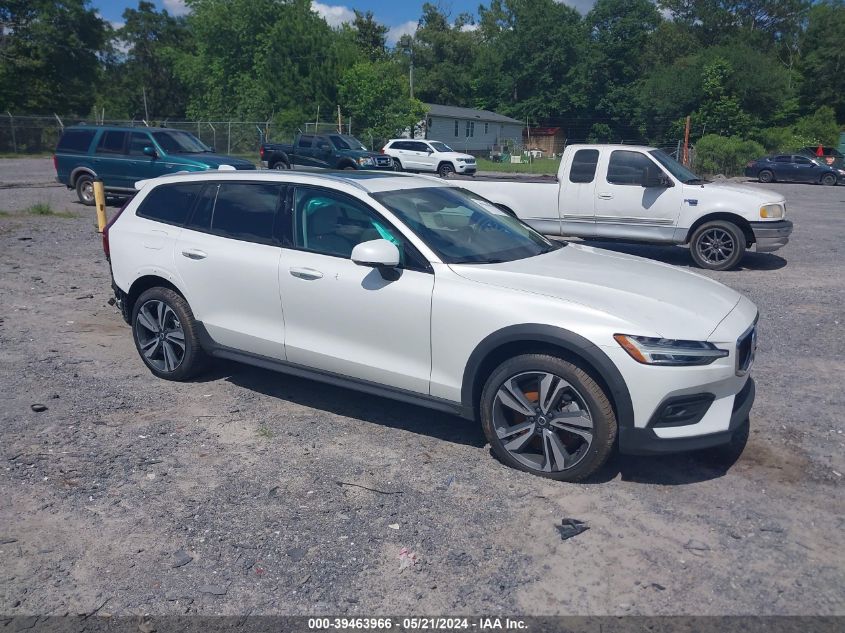 2023 VOLVO V60 CROSS COUNTRY PLUS