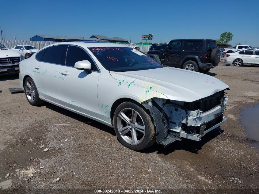 2018 VOLVO S90 T5 MOMENTUM