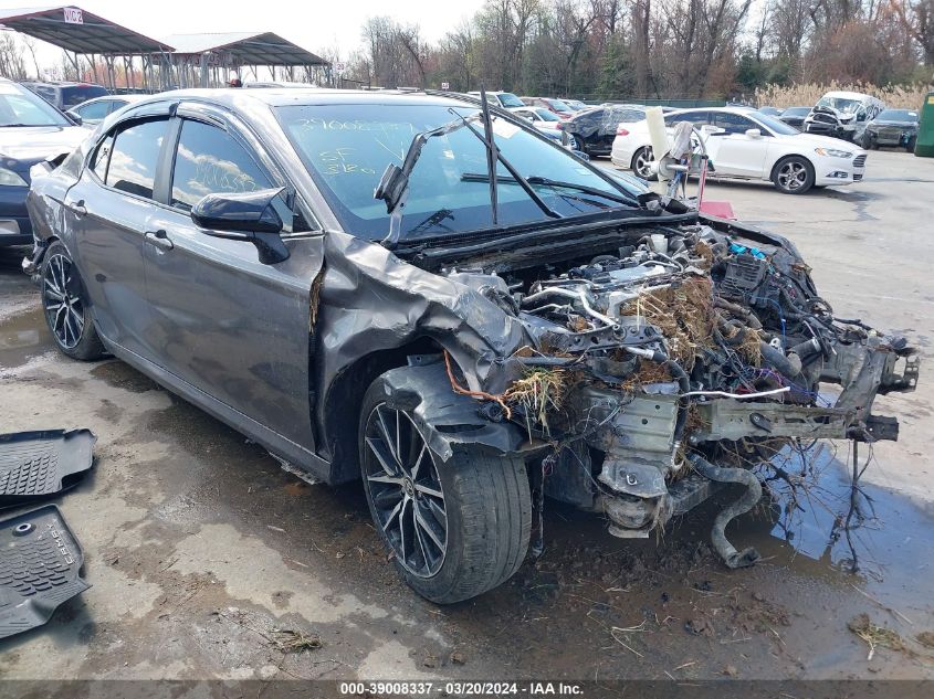 2019 TOYOTA CAMRY LE